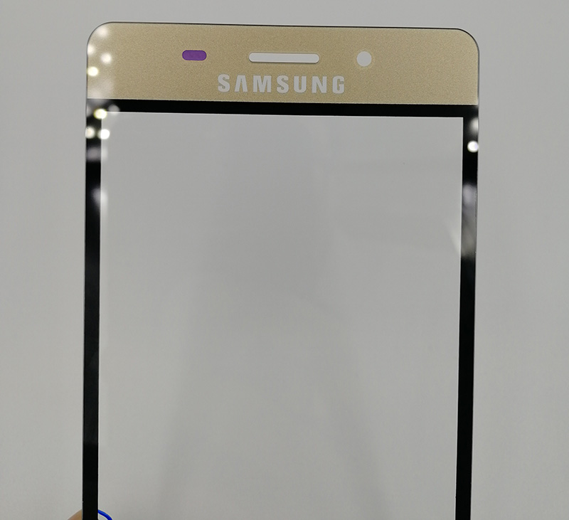 pintura descascarada con láser de estado sólido bombeado por diodos en el protector de pantalla del teléfono